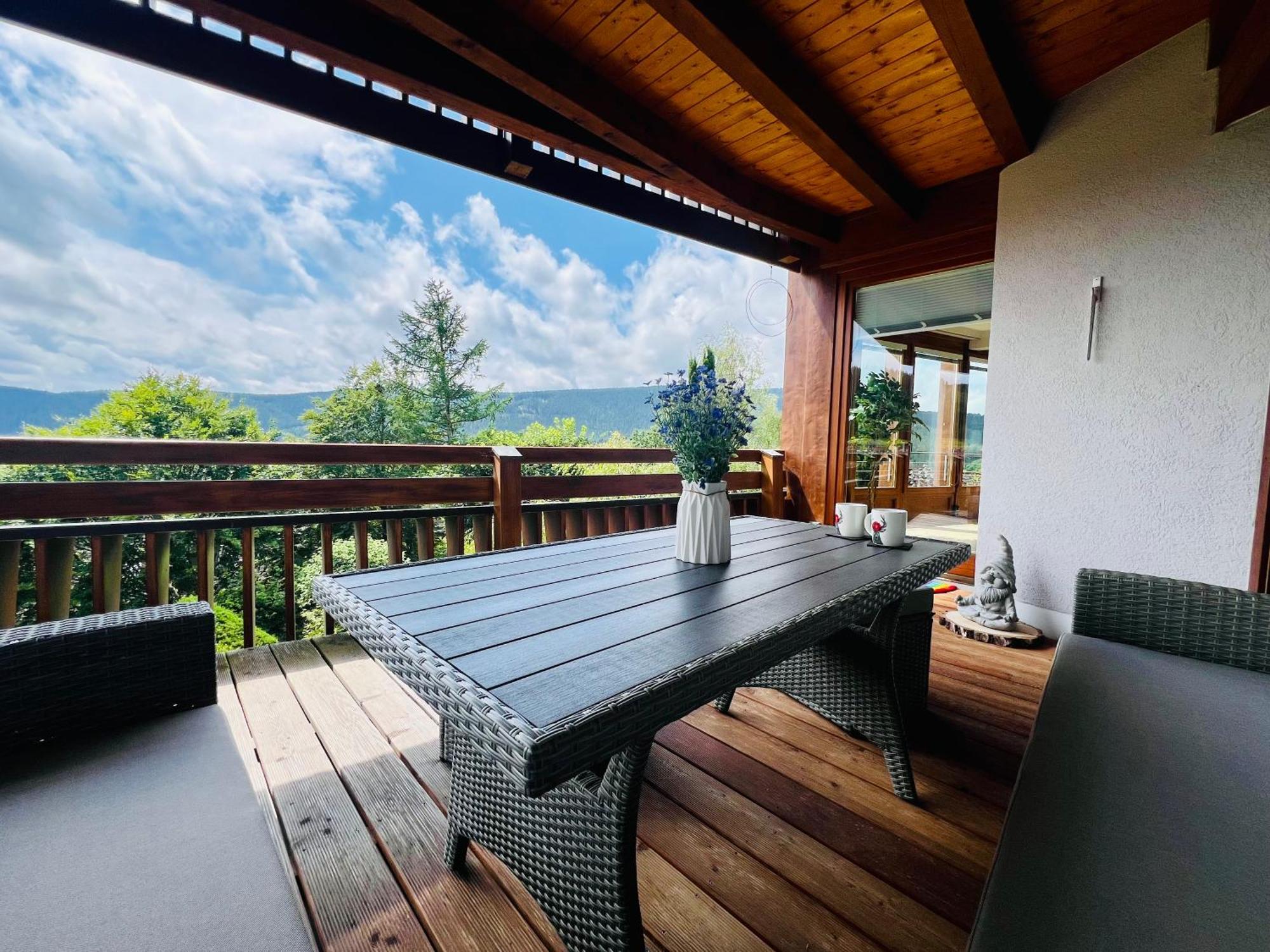 Panoramablick Mit Privatparkplatz, 2 Balkone Und 1,5 Baeder Lejlighed Titisee-Neustadt Eksteriør billede